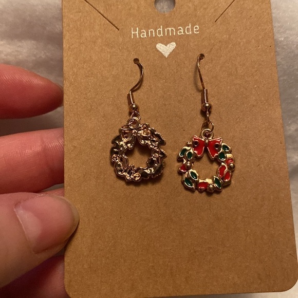 Christmas Wreath Earrings  Red Bow - Picture 4 of 4